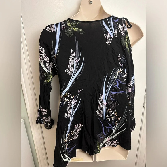 FREE PEOPLE Sz XS CLEAR SKIES ASYMMETRIC HEM COLD SHOULDER TUNIC BLACK 1228 - Picture 6 of 12